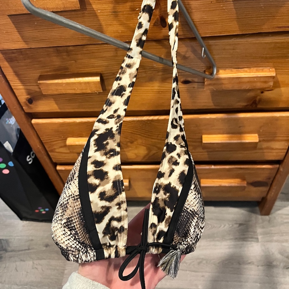 Bleu Rod Beattie Womans bikini top size 6